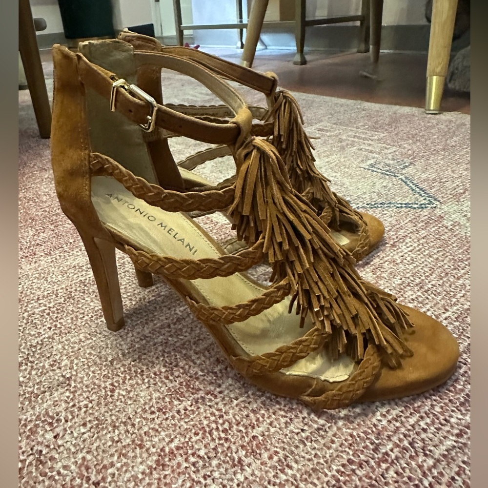 Antonio Melani suede Farris fridge heels camel tan sexy pumps size 7